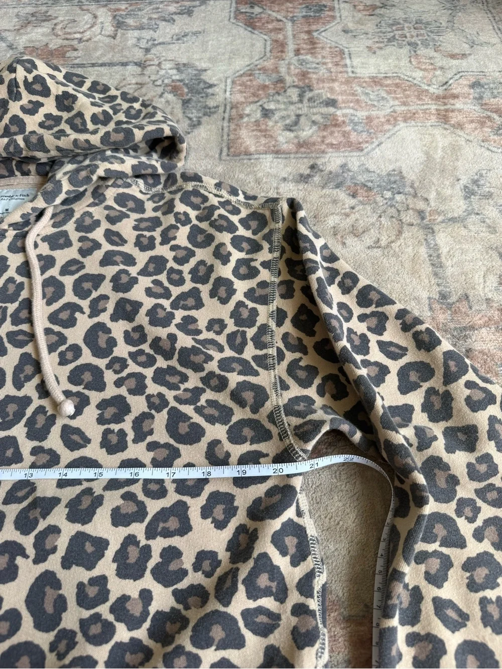 Abercrombie & Fitch Leopard Print Cropped Hoodie - Taupe & Black - Picture 4 of 7